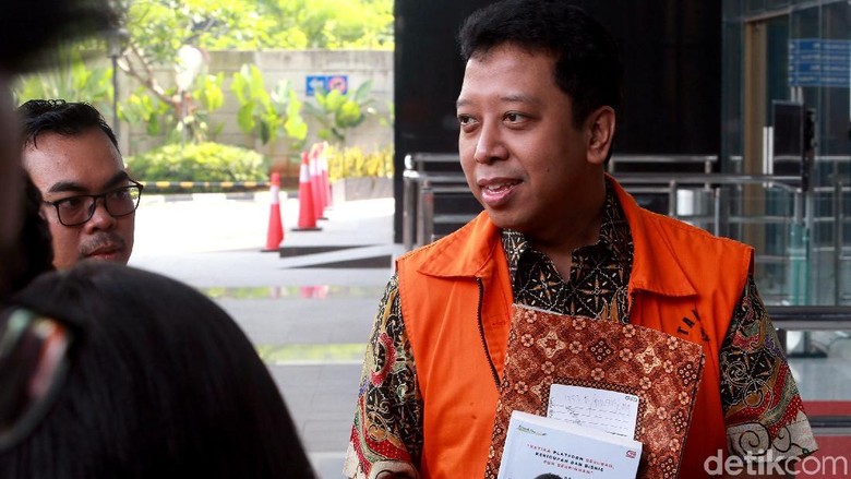 Rommy Ungkap Goodie Bag Isi Rp 50 Juta dari Muafaq Saat OTT KPK di Surabaya Rommy Ungkap Goodie Bag Isi Rp 50 Juta dari Muafaq Saat OTT KPK di Surabaya