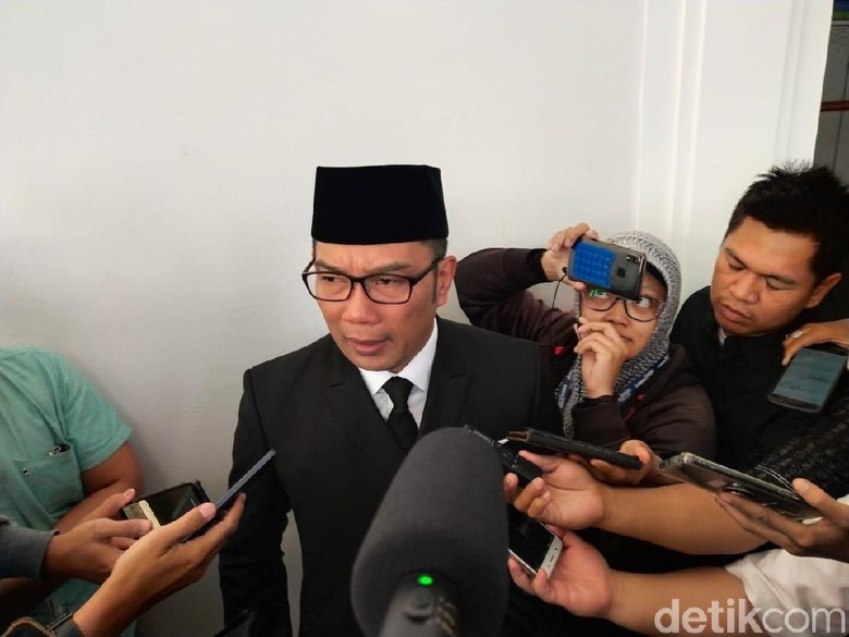 Didesak Tunjuk Dirut 6 RSUD, RK: Cari Dokter Bisa Kelola RS Susah Didesak Tunjuk Dirut 6 RSUD, RK: Cari Dokter Bisa Kelola RS Susah