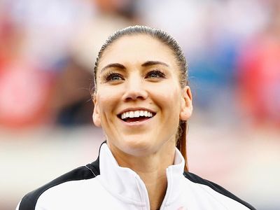 Potret Kiper Cantik yang Melawan Kesenjangan Gaji Pria dan Wanita