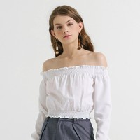 Merek Cloth Inc pun menyediakan beberapa atasan cantik untuk dipakai hangout. White Genie Off Shoulder Top berikut cocok untuk digunakan saat liburan. Produk tersebut sedang diskon dari Rp 239 ribu menjadi Rp 179 ribuan. Foto: Bobobobo