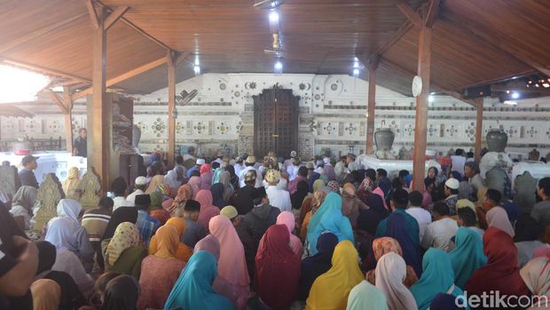 Makna Kematian di Balik Garebek Syawal Ala Keraton Cirebon