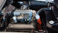 Pada tahun 1955, Chevrolet membuat besutan tentang mesin Ford V8 sehingga Small Block V8 tercatat dalam sejarah sebagai salah satu mesin V8 paling tahan lama dan efisien. Mesin itu pun cocok untuk dibenamkan ke semua model kendaraan. Foto: Pool (Carbuzz)