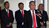 Menteri Pertahanan RI Ryamizard Ryacudu buka suara terkait tim mawar yang terseret dalam kasus kerusuhan 22 Mei 2019 di Jakarta.