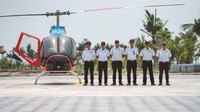 Sejak diluncurkan pada awal Mei, mereka telah menerbangkan 300 pelanggan. Tur helikopter ini bukanlah satu-satunya aktivitas penerbangan wisata di Ha Long Bay (Bell Flight/CNN)
