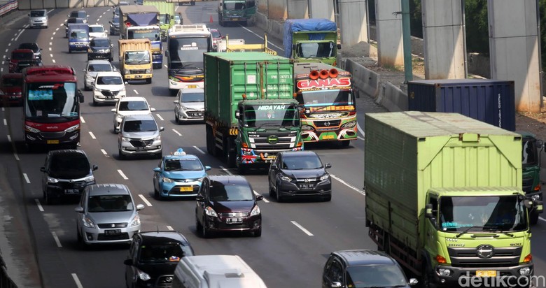 Tol Jakarta Cikampek. Foto: Agung Pambudhy Tol Jakarta Cikampek. Foto: Agung Pambudhy