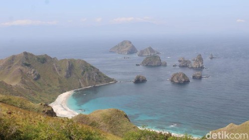 Pulau Kelapa di Bima