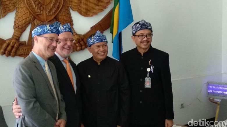 Pemkot Bandung-Belgia Jajaki Kerja Sama Industri Makanan Halal Pemkot Bandung-Belgia Jajaki Kerja Sama Industri Makanan Halal
