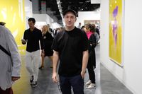 Segera Hadiri Parfum Kaws x Dior, Intip Botolnya yang Unik