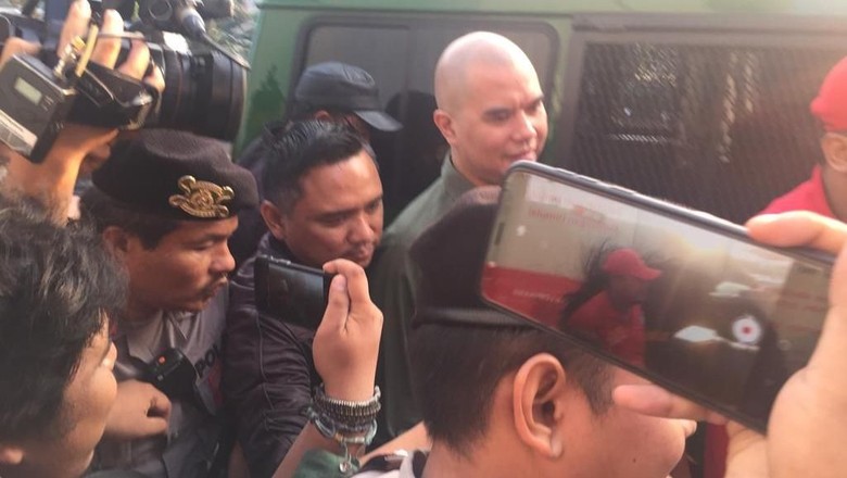 Ahmad Dhani Pindah ke Rutan Cipinang dan Mulan Jameela yang Lepas Rindu