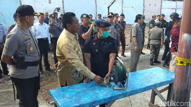 Pemusnahan barang bukti petasan di Kota Magelang. 