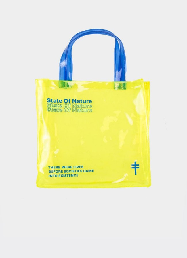 Brand lokal Monstore juga menawarkan tas transparan untuk tampil unik. State of Nature PVC Bag - Yellow berikut punya warna kuning yang membuatnya menarik perhatian. Tas seharga Rp 199 ribu ini pun bisa jadi kantung belanja untuk menghindari penggunaan plastik. Foto: Bobobobo