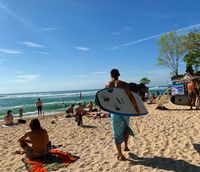Gaya Santai Siwon Super Junior di Bali