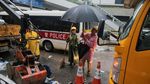 Warga Hong Kong Bersihkan Sampah Usai Aksi Protes RUU Ekstradisi