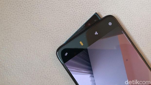 Oppo Reno 10x Zoom, Istimewa dalam Desain dan Kamera
