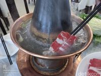 Dong Lai Shun : Sluurp! Segarnya Daging Hot Pot Halal di Beijing