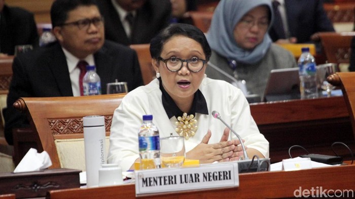 Kemenlu mengikuti rapat kerja dengan Komisi I DPR. Rapat membahas evaluasi Pemilu 2019 di luar negeri hingga isu-isu terkini.