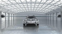 Amerika Serikat-Israel Next Future Transportation (NFT) mengembangkan mobil terbang bernama Aska. Mesin ini diklasifikasikan sebagai kendaraan eVTOL atau transportasi terbang yang lepas landas secara vertikal. Sumber tenaga mobil ini berasal dari paket baterai besar dan ada juga range-extender bensin yang membuatnya mampu terbang sejauh 563 kilometer. Kabinnya mampu menampung hingga tiga penumpang dan rencana awalnya mobil ini menerapkan sistem otonom untuk menavigasi dan mengendalikan kendaraan di jalan dan di udara. Foto: Pool (Motor1)