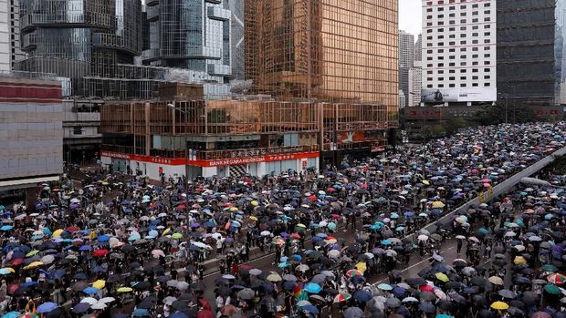 Dituntut Mundur Terkait RUU Ekstradisi, Pemimpin Hong Kong Minta Maaf