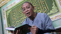 Kondisi kesehatannya juga menurun usai terkena serangan jantung dan dipasang ring.