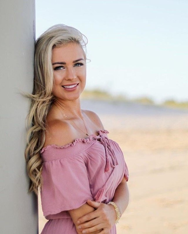 Sarah mengungkapkan bahwa ia telah menghabiskan Rp 18 juta untuk mencari sumber masalahnya. Saya telah keluar-masuk naturopaths, menemui dokter, spesialis, kinesiologis dan melakukan yang saya bisa untuk menyembuhkan diri saya secara mental dan fisik, imbuhnya. Foto: Instagram @sarahhyde_