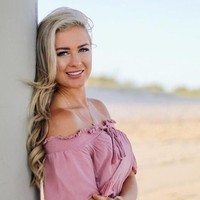 Sarah mengungkapkan bahwa ia telah menghabiskan Rp 18 juta untuk mencari sumber masalahnya. Saya telah keluar-masuk naturopaths, menemui dokter, spesialis, kinesiologis dan melakukan yang saya bisa untuk menyembuhkan diri saya secara mental dan fisik, imbuhnya. Foto: Instagram @sarahhyde_