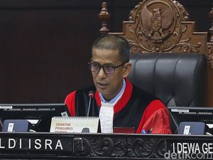 Hakim MK Minta Tim Jokowi Tak Paksa Ahli KPU soal Kesimpulan Virtual