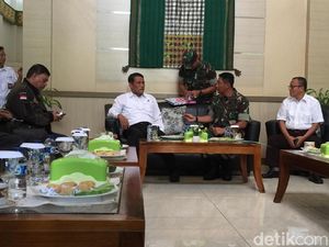 Mentan Janji Ganti Bibit Petani Terimbas Banjir di Sultra