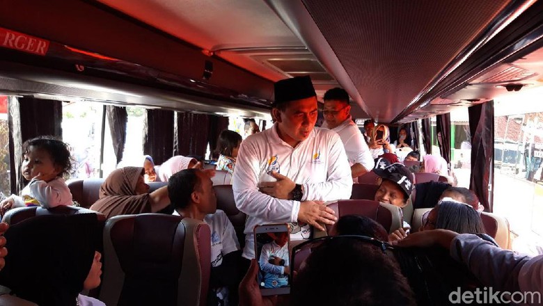 Lepas Pemudik Balik ke Rantau, Taj Yasin: Jangan Tinggalkan Bahasa Jawa Lepas Pemudik Balik ke Rantau, Taj Yasin: Jangan Tinggalkan Bahasa Jawa