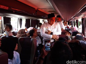Lepas Pemudik Balik ke Rantau, Taj Yasin: Jangan Tinggalkan Bahasa Jawa