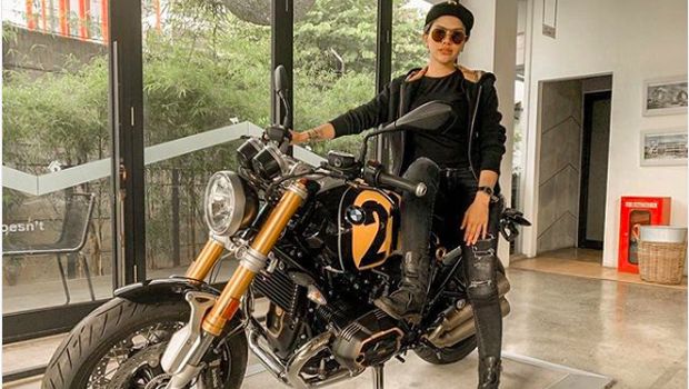 Bagaimana Hubungan Nikita Mirzani dengan Vicky Nitinegoro?
