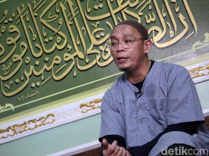 Belajar Hijrah, Jhody sampai Ditegur Istri dan Hilang Pekerjaan