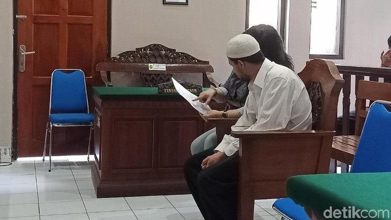 Curi Kamera Turis Jerman di Bali, WN Aljazair Diadili Curi Kamera Turis Jerman di Bali, WN Aljazair Diadili