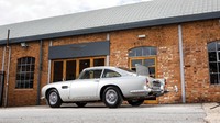 Salah satu mobil James Bond akan dilelang. Mobil berwarna abu-abu itu  rencananya akan dilelang pada 15 Agustus mendatang di Monterey, California, Amerika Serikat. RM SothebyÕs/Handout via Reuters.