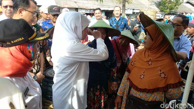 Harga Ikan Bandeng Sempat Anjlok, Khofifah Dengarkan Keluhan Pedagang