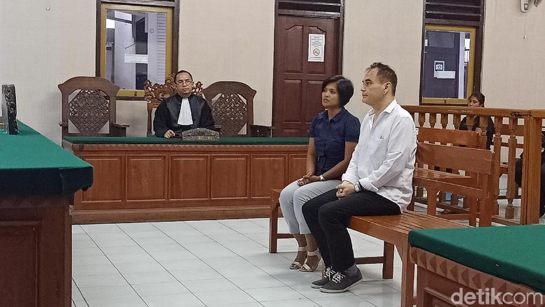 Dituntut 1,5 Tahun Bui karena Kasus Narkoba, WN Inggris Minta Direhabilitasi Dituntut 1,5 Tahun Bui karena Kasus Narkoba, WN Inggris Minta Direhabilitasi