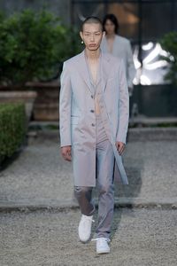 Surprise! Givenchy Gandeng Onitsuka Tiger, Rilis Sneakers Rp 7 Juta