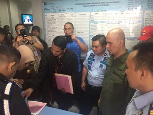 Setelah Mulan Jameela, El Rumi Jenguk Ahmad Dhani Besok