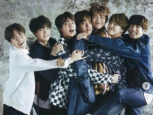 Tak Ingin Bebani Ortu, Cerita Anak SMA Jualan Keripik untuk Beli Album BTS