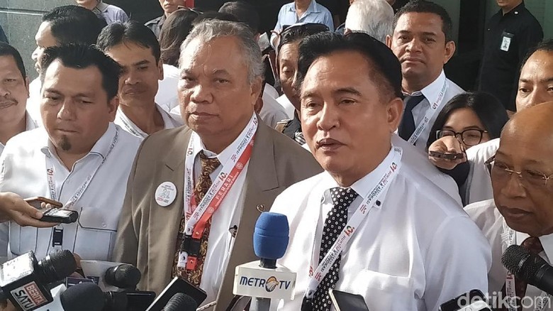 Tim Hukum Jokowi-Maruf Serahkan 19 Bukti ke MK, Ada CD-Rekaman Tim Hukum Jokowi-Maruf Serahkan 19 Bukti ke MK, Ada CD-Rekaman