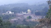 Kompleks wisata halal di atas ketinggian 800 dpl  ini berada di Desa Ledug, Prigen, Pasuruan. (Budi Hartadi/detikcom)