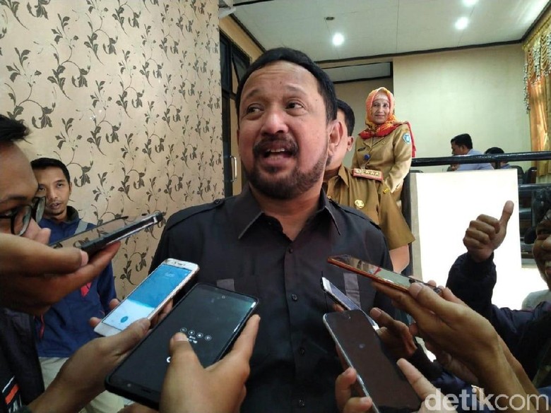 Jawaban Bupati Ipong Soal Tuntutan Pembatalan Pilkades di Desa Pager Jawaban Bupati Ipong Soal Tuntutan Pembatalan Pilkades di Desa Pager