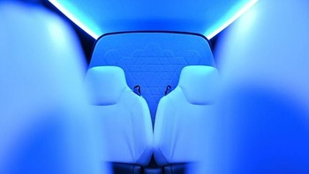 Layanan taksi terbang ini bisa dipesan melalui aplikasi smartphone, sama seperti memesan layanan Uber mobil atau Uber motor. Foto: Uber