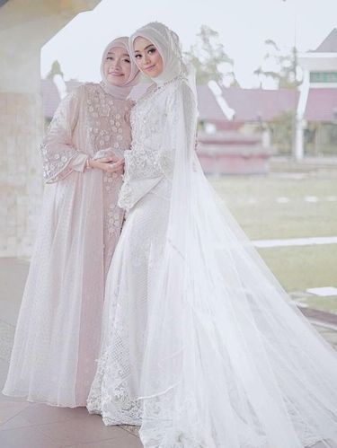 8 Inspirasi Gaun  Pengantin  Muslimah  dari Artis hingga 