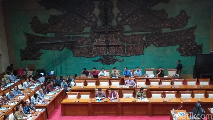 Sri Mulyani, Gubernur BI, dan Ketua OJK di Komisi XI DPR