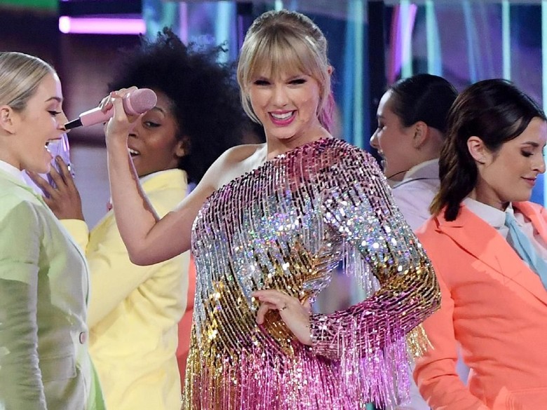 7 Fakta Perseteruan Taylor Swift dan Manajer Justin Bieber Foto: Getty Images 7 Fakta Perseteruan Taylor Swift dan Manajer Justin Bieber Foto: Getty Images