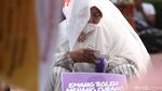Massa Emak-emak Kompak Baca Alquran di Depan MK