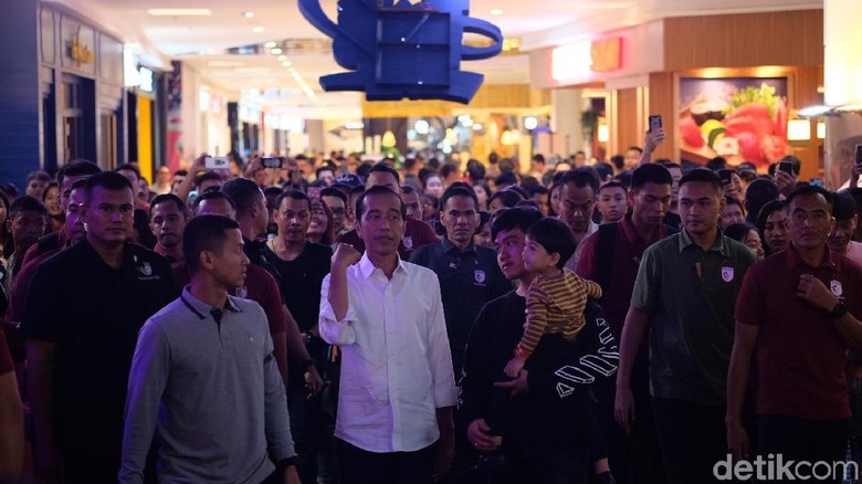 Ajak Keluarga, Jokowi Jalan-jalan ke Trans Studio Mall Bali Ajak Keluarga, Jokowi Jalan-jalan ke Trans Studio Mall Bali