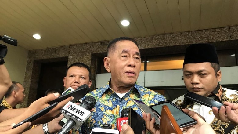 BPK Usul Wajib Militer, Menhan Lebih Pilih Perkuat Bela Negara BPK Usul Wajib Militer, Menhan Lebih Pilih Perkuat Bela Negara