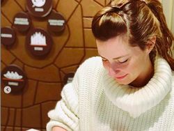 Unik! Tumpahan Kopi Jadi Seni Lukis Mengagumkan