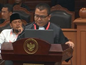 Denny Indrayana Yakin Ada Dissenting Opinion di Putusan MK Terkait Ijazah Gibran